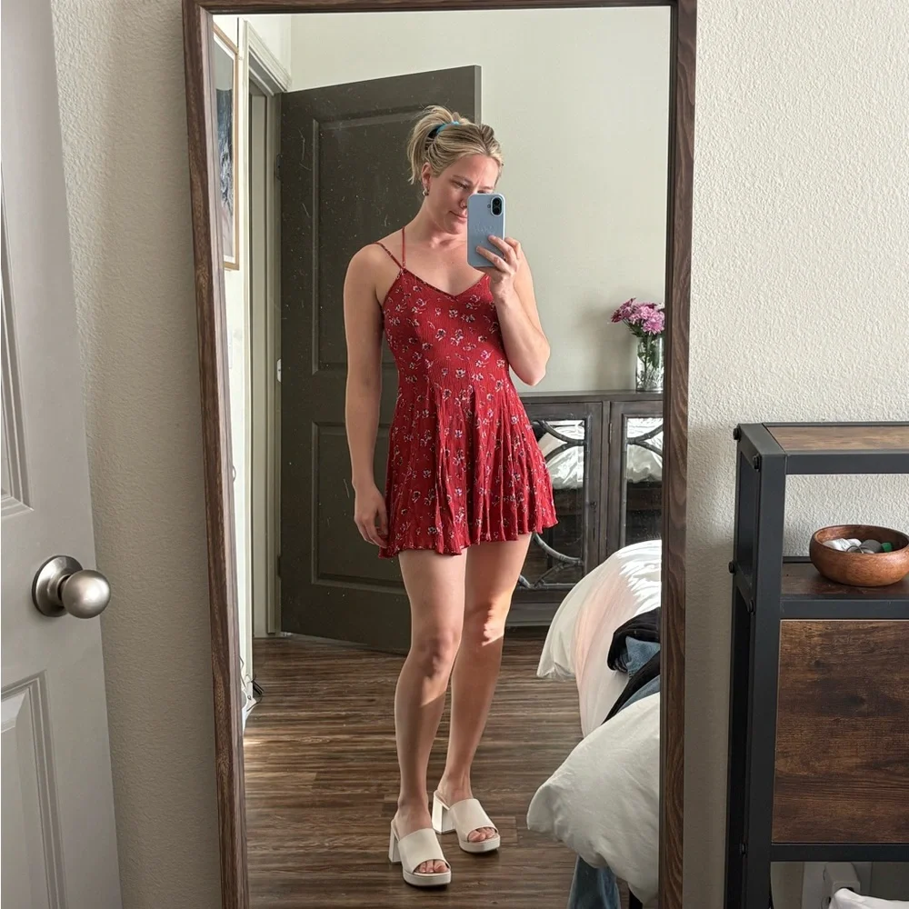 American Eagle Outfitters Red Floral Strapless Mini Dress with Crisscross Straps - Picture 4 of 8